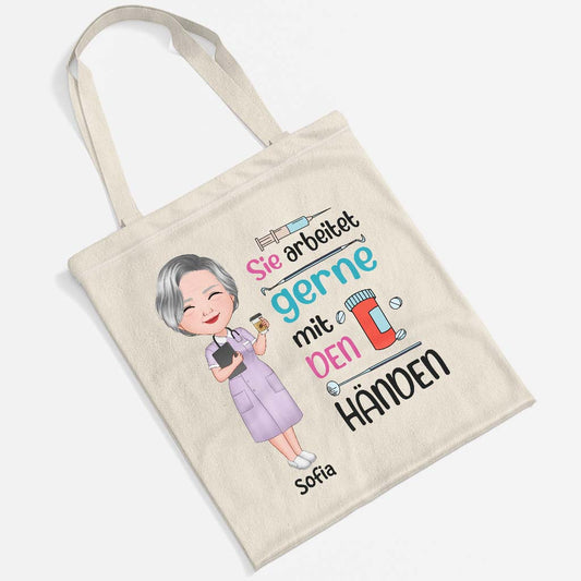 2641BGE2 sie arbeitet gerne mit den handen personalisierte tragetasche fur krankenschwester