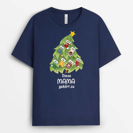 2999AGE2 diese oma gehort zu weihnachtsbaum personalisiertes t shirt fur omas zu weihnachten_0abbaf15 1062 4790 99b7 8beb7541f28a
