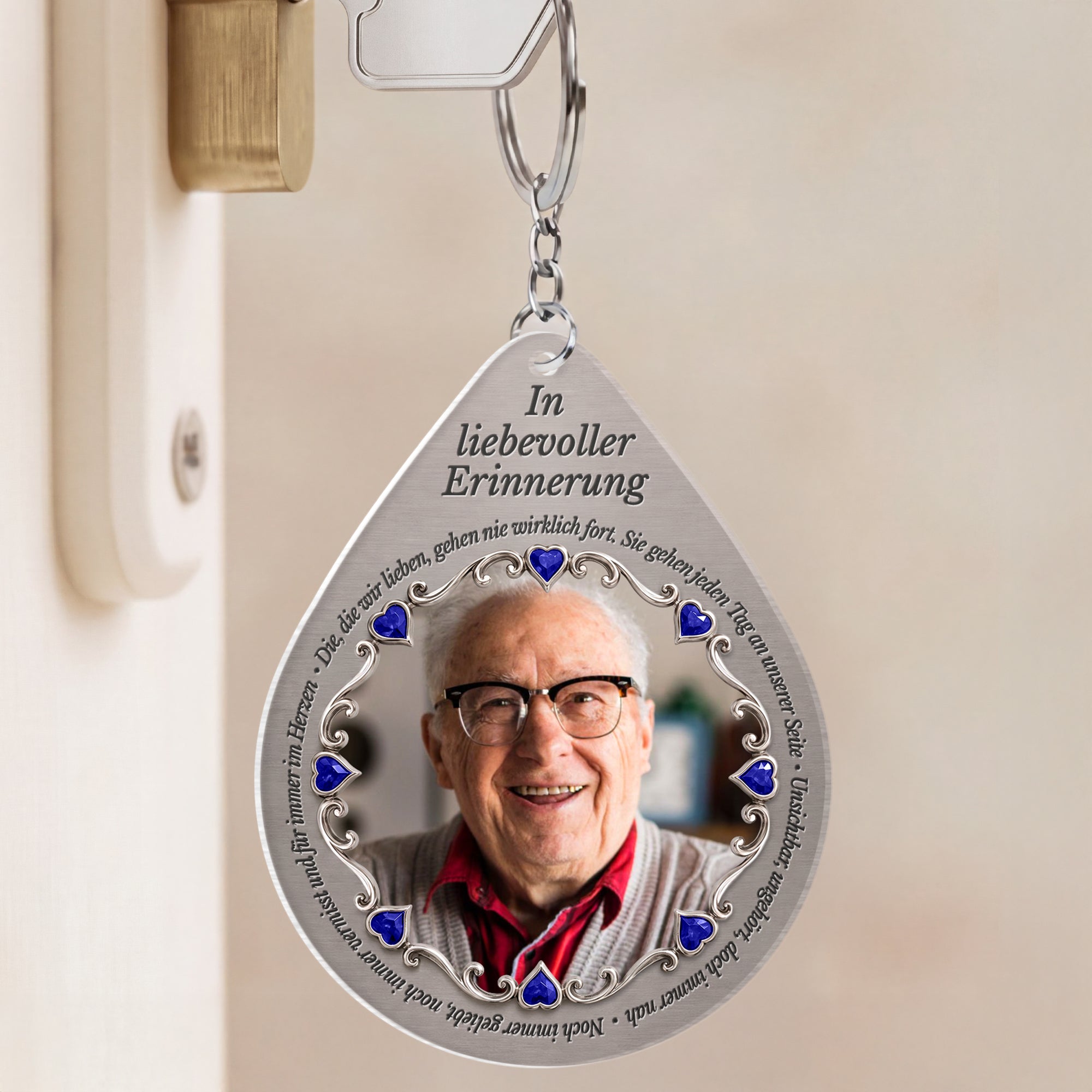 12681AJS ProAcrylicKeychain CouGE RnDMAnh IdeNAnh MedImage NicMemorial 2