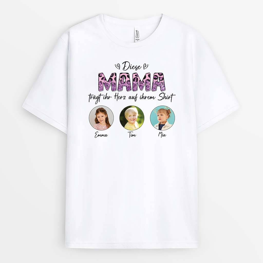 Diese Mama Trägt Ihr Herz Auf Ihrem Shirt - Personalisiertes Geschenk | T-Shirt für Mamas