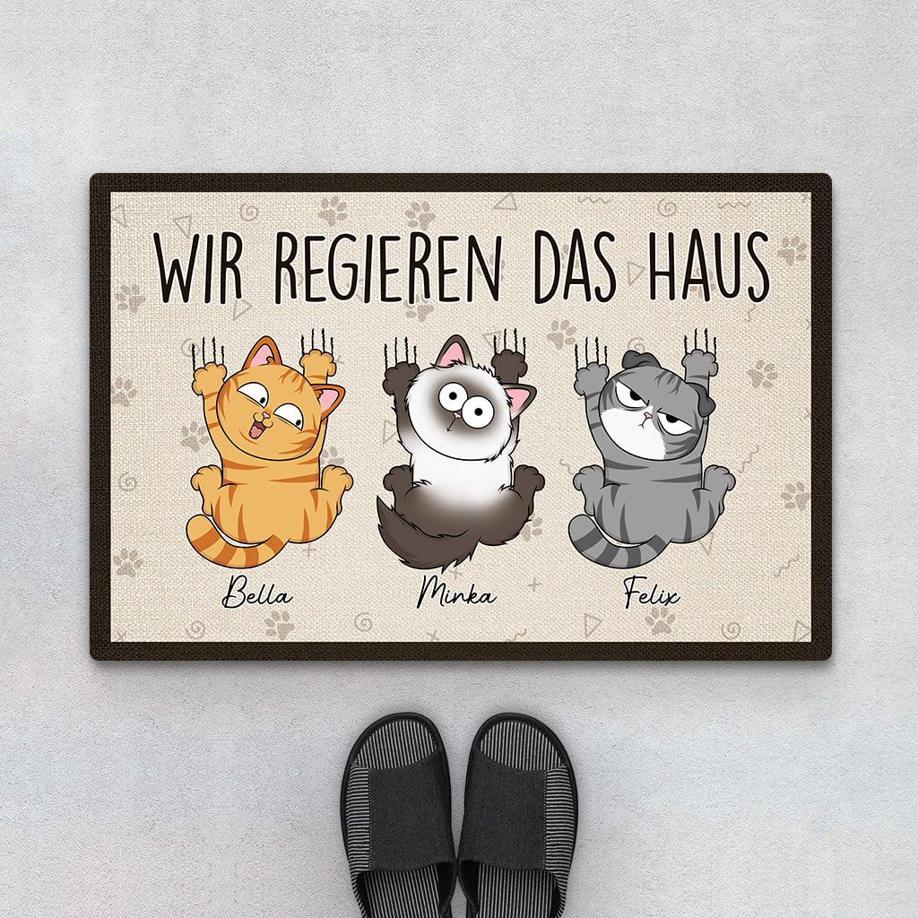 Wir Regieren Das Haus - Personalisiertes Geschenk | Fußmatte für Katzenliebhaber