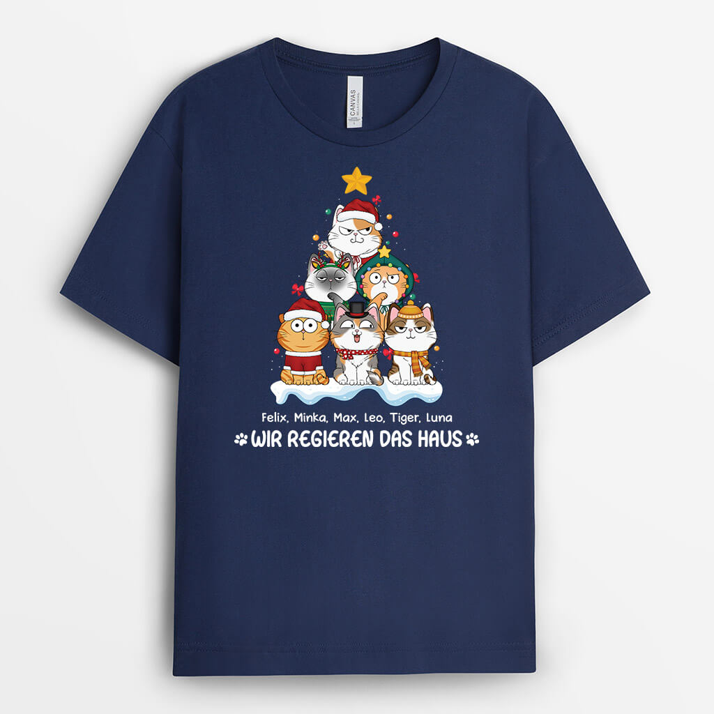 3425AGE2 wir regieren das haus  personalisiertes t shirt mit verspielten katzen weihnachtsbaum