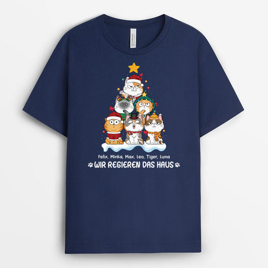 3425AGE2 wir regieren das haus  personalisiertes t shirt mit verspielten katzen weihnachtsbaum
