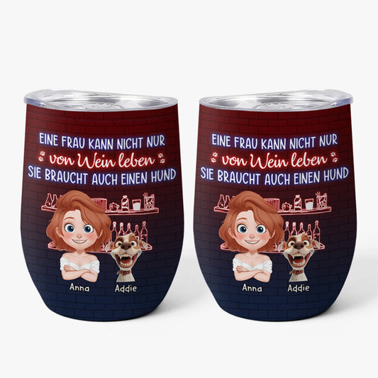3874TGE1 eine frau kann nicht nur von wein leben cartoon personalisierter weinbecher fur hundeliebhaberin 3874T