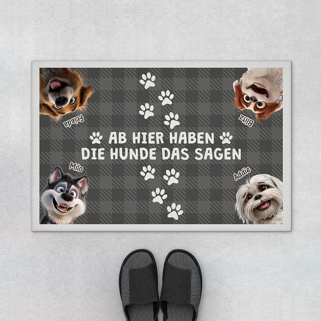3947DGE1 ab hier haben die hunde das sagen personalisierte fussmatte mit hund 3947DKI5C