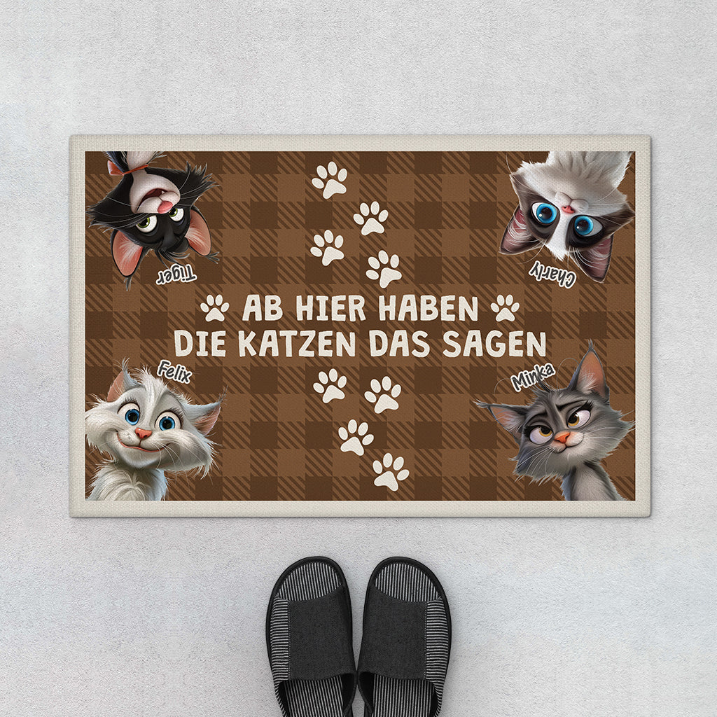 3947DGE1 ab hier haben die katzen das sagen personalisiertes geschenk  katzen fussmatte 3947DKI5D