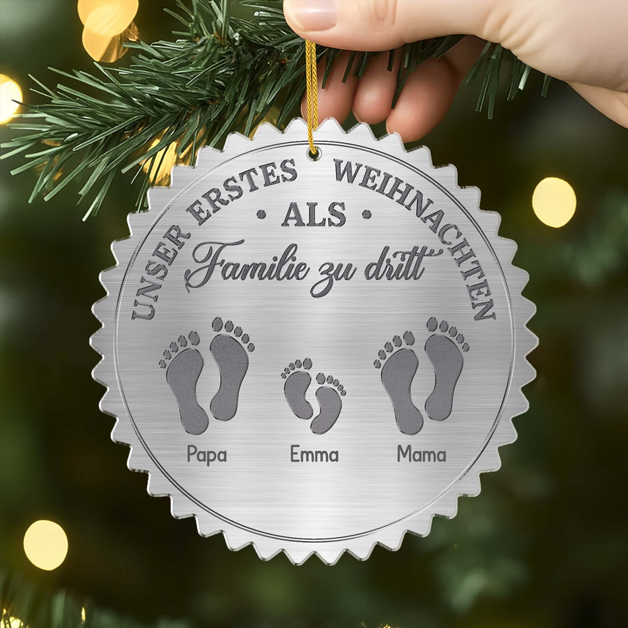 6131OGE2 unser erstes weihnachten als familie fussabdruck personalisierter christbaumschmuck familie_ acryl 6131O8HMI