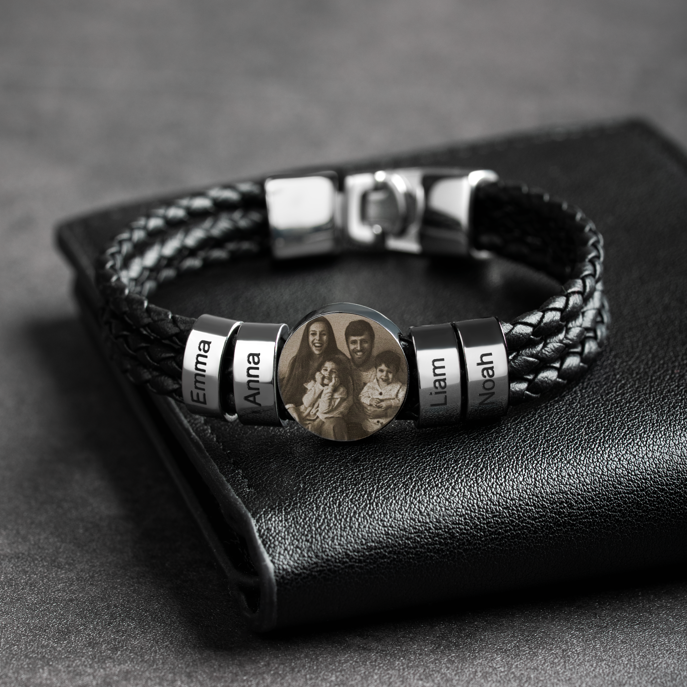 6679JGE2 alphabet zylindrische namensschilder personalisierte armbander fur manner_ mit foto 6679J0Y5B
