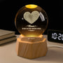 8059LGE1 mama du bist das herz unserer familie personalisiertes geschenk  3d kristallkugel mamapapa 8059l6pma