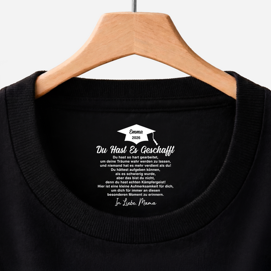 8938AGE1 du hast es geschafft personalisierte geschenke abschluss  schwarzes t shirt nackenlabel drucken sohn tochter 8938aa8haa