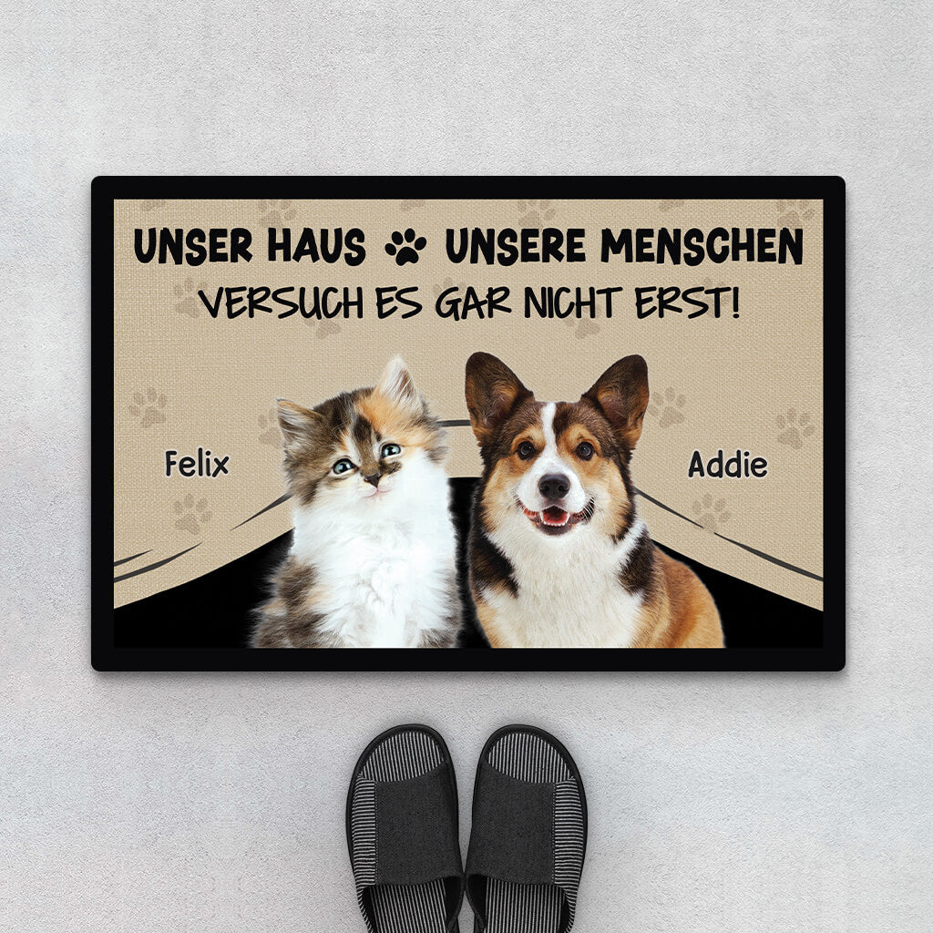 Unser Haus Unsere Menschen - Personalisiertes Geschenk | Fußmatte für Tierliebhaber